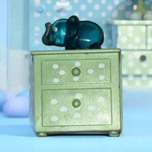 Peppa Pig’s Baby Alexander’s Nursery Dresser With Light Up Blue Pig B23